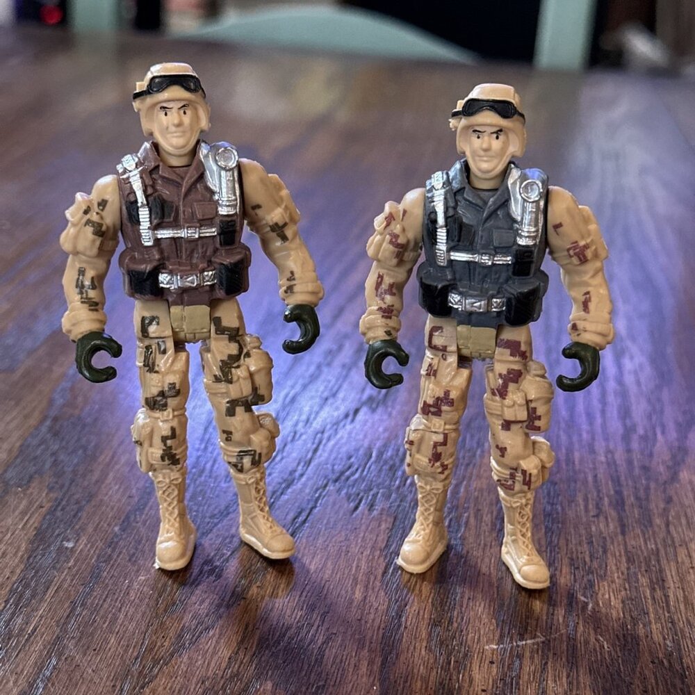 2 Vintage Chaps Mei Special Ops Desert Camo Front Line Soldier 4" Action Figures